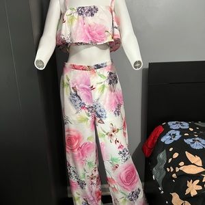 NWT Two Piece Floral Set